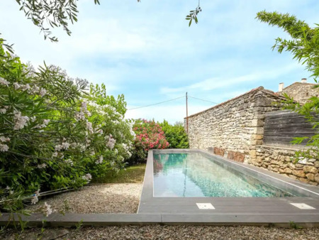 propriété avec piscine et jardin uzès (30)