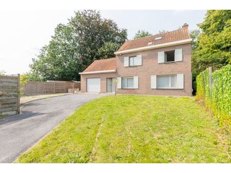 maison individuelle avec 4 chambres