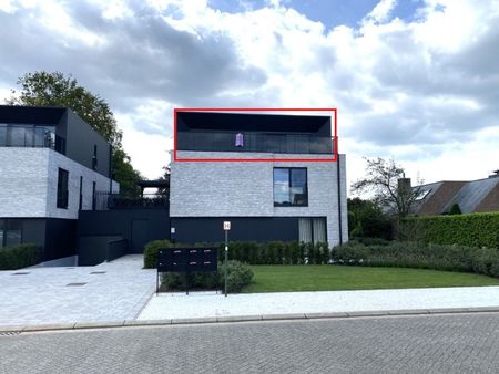 nieuwbouw bemeubeld luxe dakappertement (+-94m²) met 2 terrassen  garage