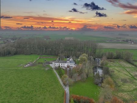 ferme-château exceptionnelle sur plus de 2 3 hectares