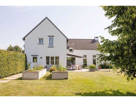 maison d'architecte lumineuse et très agréable à vivre.