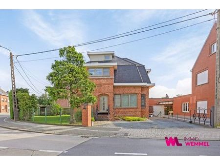 à vendre : villa unique - authentique et moderne en parfait