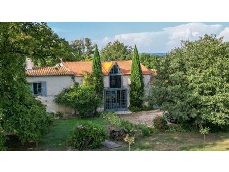 mas provençal avec atelier contemporain