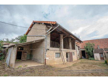 rare opportunité à givry : grange à transformer en demeure de charme sur 500m² de terrain