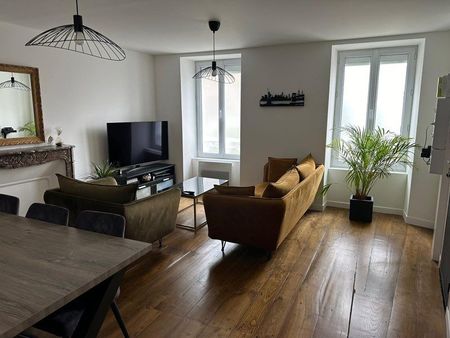 appartement coeur de ville avec cour dans résidence calme