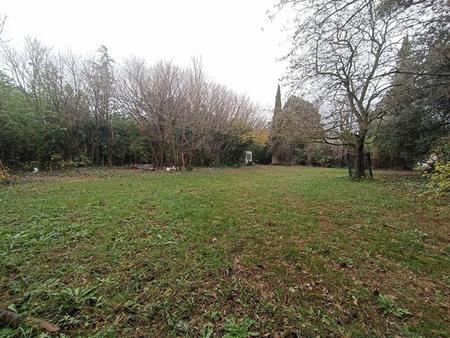 terrain constructible 1100m² saint paul trois châteaux 199 000