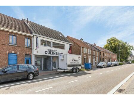 handelsruimte + appartement op een strategische locatie