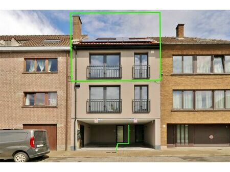 duplex met 2 slaapkamers en staanplaats