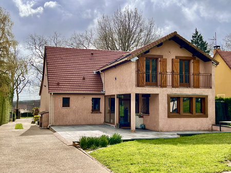 maison familiale dans un cadre verdoyant