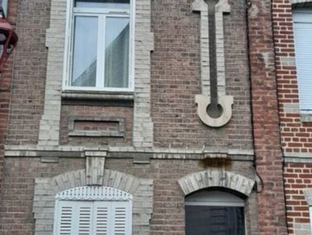 doullens maison 2 chambres + courette