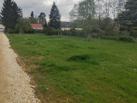 terrain constructible 2000m² / clavières