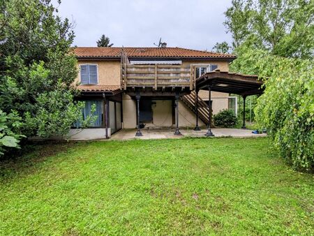 maison individuelle 7 pièces avec jardin  terrasse et veranda