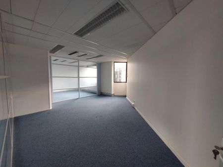 bureau 143 m²