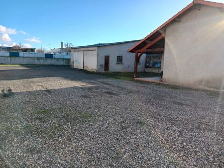 location local d'activités 2200m2