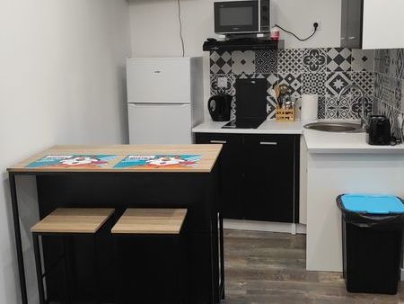 studio meublé de 17m² avec courette de 10 m² dans le centre-ville de douai