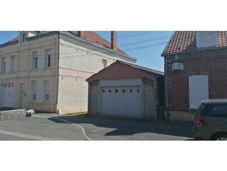 garage 60m2 sur terrain 500m2