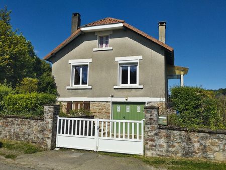 maison 57m² avec jardin et dépendances 1403m² 5 pièces dont deux chambres et une salle de 