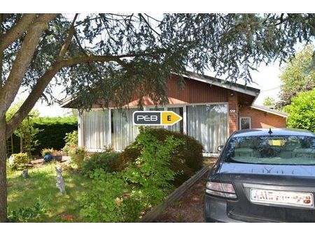 très joli bungalow + annexe sur +/- 13 ares pour 800€/mois