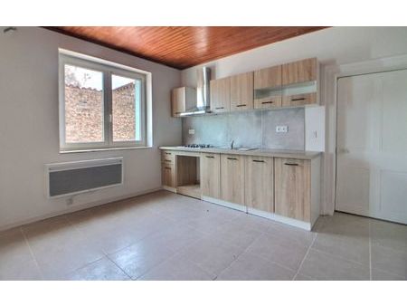 location appartement  m² t-3 à lay  500 €