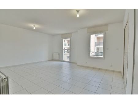 location appartement  m² t-2 à portes-lès-valence  660 €