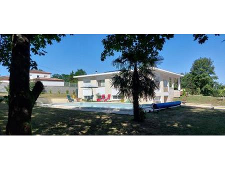 maison sainte-livrade-sur-lot ( lot-et-garonne  nouvelle-aquitaine) 5 pièce(s) 228 m2