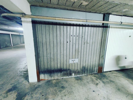 location parking 1 pièces 15m2 marseille 9eme (13009) - 123 € - surface privée