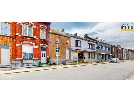 maison 2 chambres avec jardin à rénover entièrement.