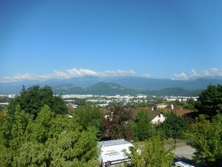 seyssins mairie - t3 de 67 m2 au dernier étage avec balcon /