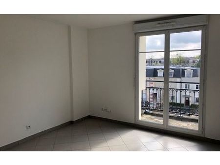 location appartement  m² t-2 à meaux  760 €