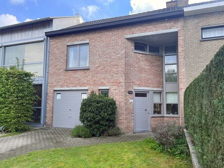 instapklare woning vlakbij het commerciële centrum van de...