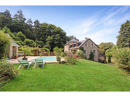 correze. près de treignac. maison en pierre isolée de 5 chamb