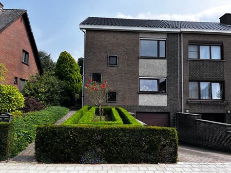 maison familiale spacieuse avec grand jardin