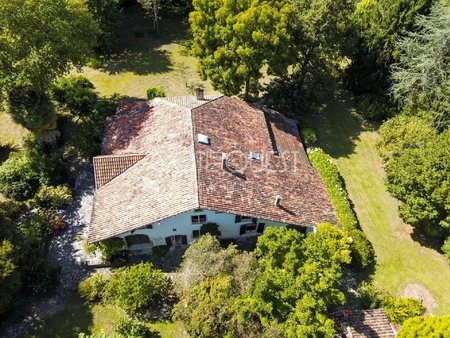 propriété sur parc d'un hectare - sainte-marie-de-gosse