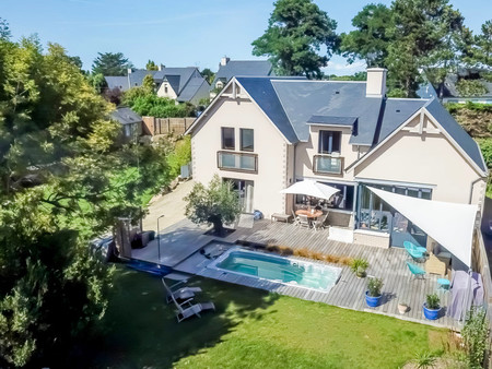 superbe maison familiale contemporaine à proximité de la plage et du terrain de golf