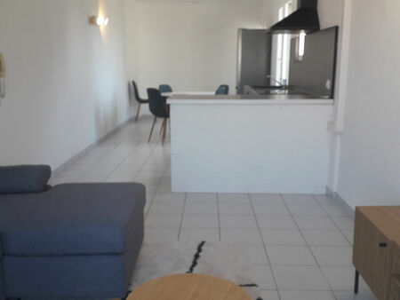 location appartement 2 pièces 45m2 canet-plage 66140 - 655 € - surface privée