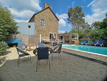 petite capitainerie avec jardin paysagé de 1100 m² et piscine