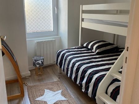 joli appartement face a la gare à la semaine  au mois