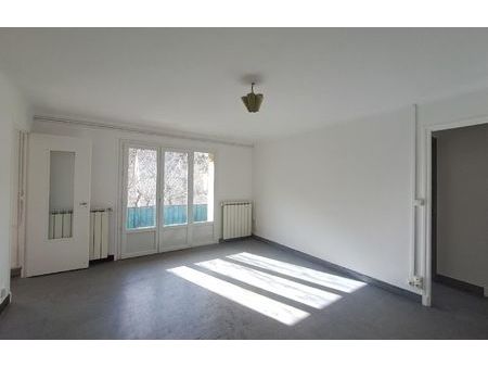 location appartement 4 pièces 72 m² villefort (48800)