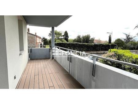 appartement 4 pieces traversant avec terrasse et 2 parkings en sous sol