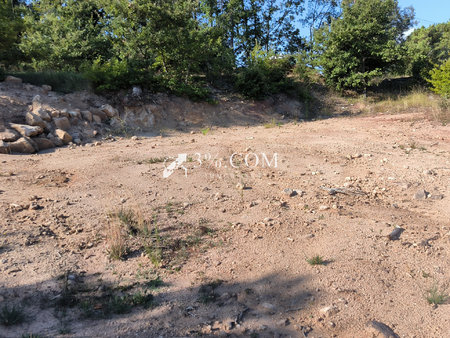 terrain à bâtir d'une superficie de 3300 m2. trés belle vue