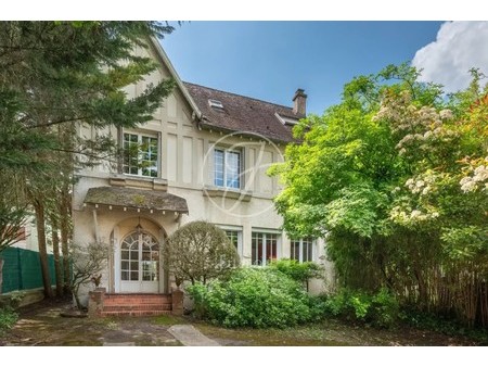 maison de luxe à vendre dans le quartier montretout