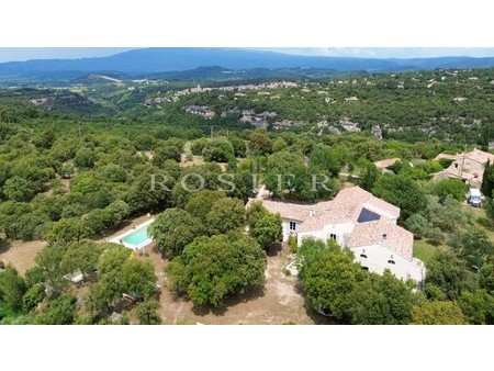 maison de luxe à vendre à venasque