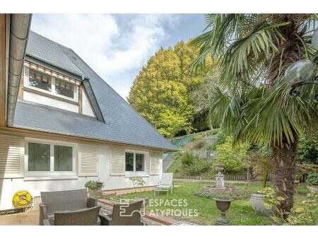 maison spacieuse et atypique en coeur de ville avec jardin et vue