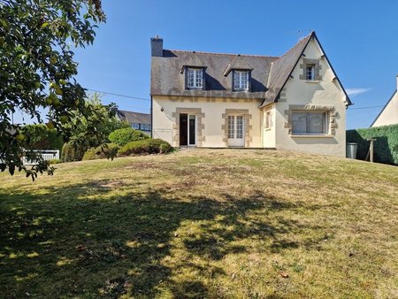 maison à vendre 8 pièces proche de guingamp (22)