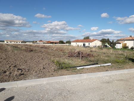 proche ecoles - centre bourg de saint laurent des vignes