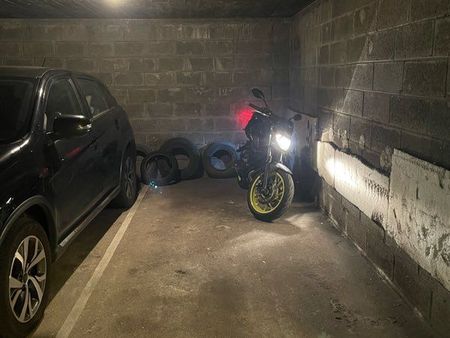 parking moto coty