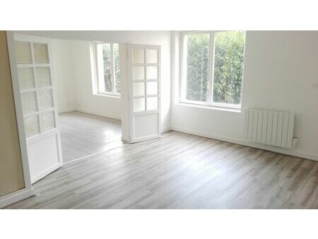 chasseneuil t2bis 74m²  stationnement  jardin