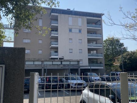 a louer appartement t3 - 70 67m2 + parking et box