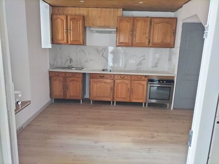 location appartement cuisine 12m2 pièces à vivre 15m2 chambres 8m2 salle de bain wc 3m2 co