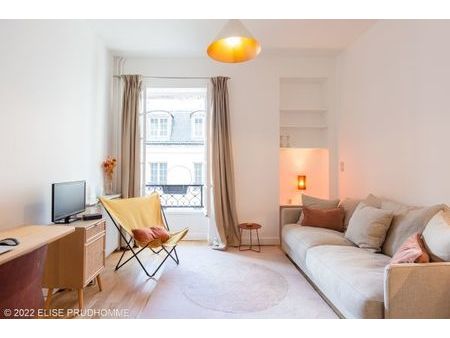 (disponible 1-24 mois) studio refait à neuf – calme et lumineux – centre du marais